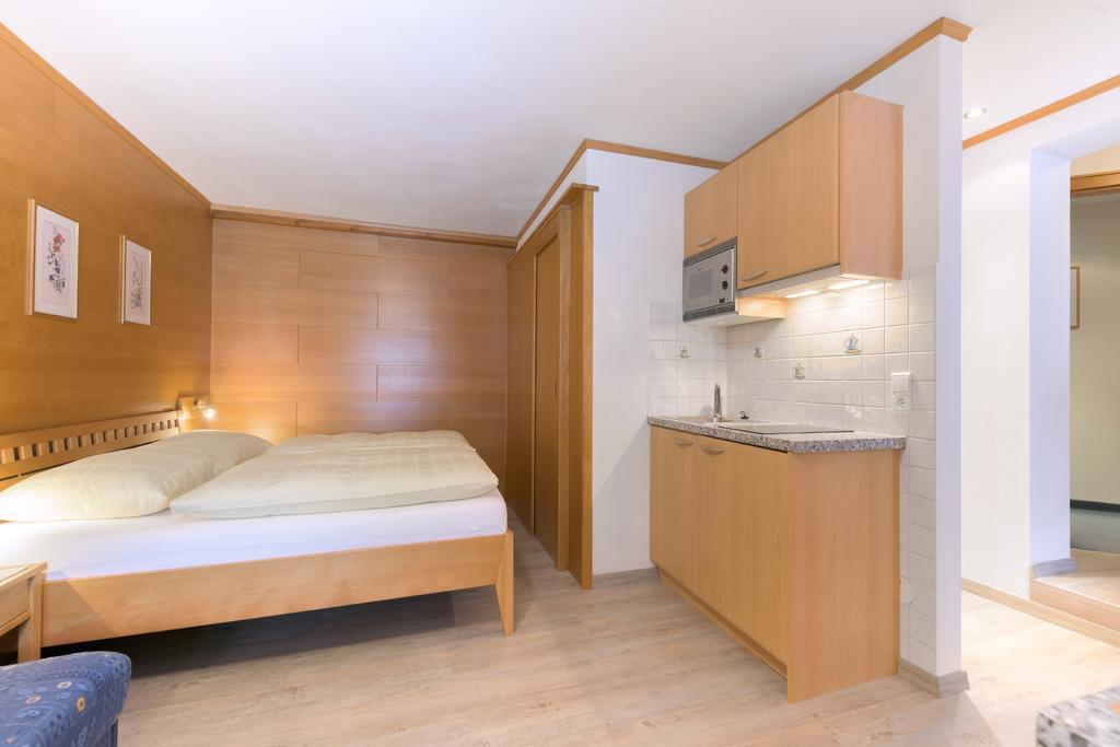 Haus Meneweger Apartment Флахау Екстериор снимка